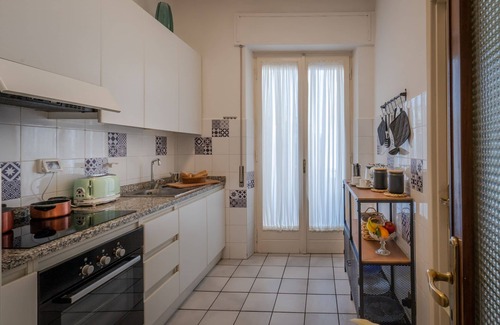 Lucca Historical Center Apartment | Lucca house - terrace and parking
