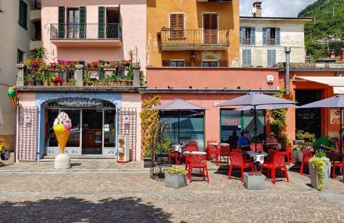 Consiglio di Rumo Apartment | Luci Balkon-Ferienwohnung (EG)