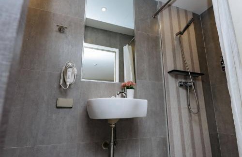 Chana Songkhram Hotel | Lucky House Khaosan