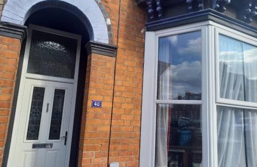 Hull House | Lucruios villa room 1