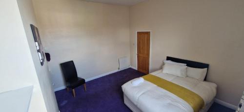 Hull House | Lucruios villa room 1