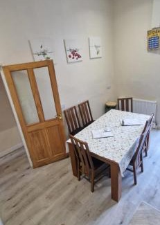 Hull House | Lucruios villa room 4