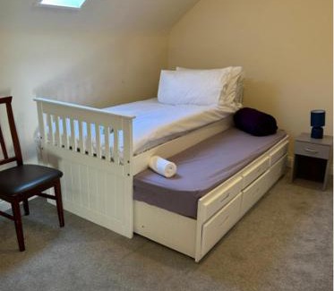 Hull House | Lucruios villa room 4