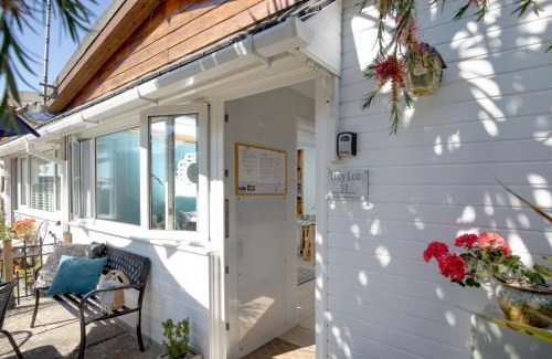 Galmpton Ski Chalet | Lucy Lou, charming holiday bungalow in Devon