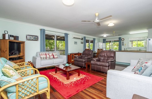 Nelly Bay House | 'Ludbrookes' is a classic, family, holiday home located in a quiet residential street of Nelly Bay.