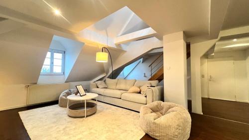 Ludwigsburg Apartment | LudwigsHome Zentral, Spacious, 120qm, Klima