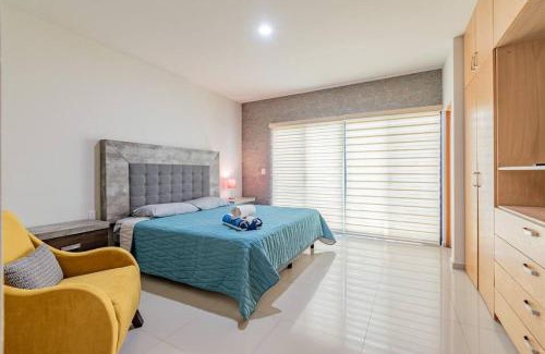 Zona Dorada Apartment | Lujoso Condominio Tiburon a 3 Cuadras de la Playa
