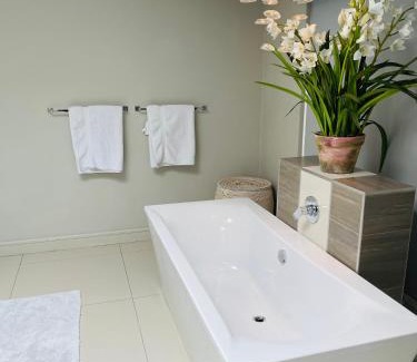 Hartbeespoort House | Lulanipho Abode