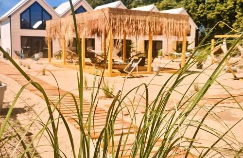 Mielno Resort | Lulu Holiday Resort domki z podgrzewanym Basenem