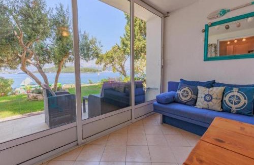 Lumbarda Apartment | Lumbarda Resort Apartments - Comfort One Bedroom Apartment E5