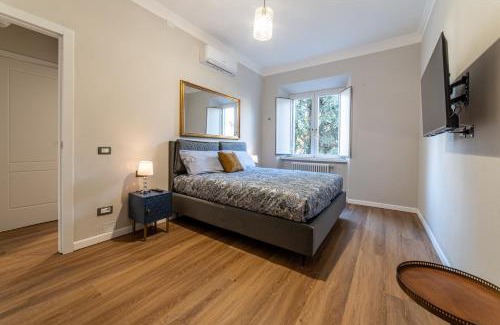 Lucca Historical Center Apartment | Lumen, few steps to the walls, 2 bath, 3 SmartTV, High Speed Fiber, AC