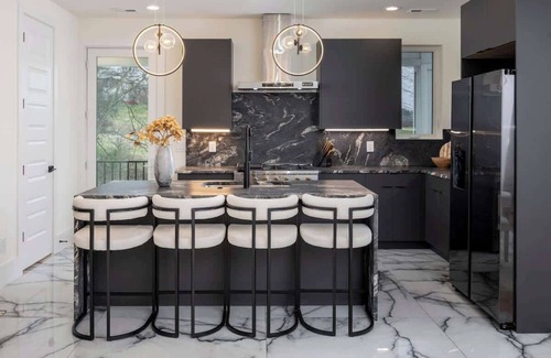 East Bank Condo | Lumiére Estate