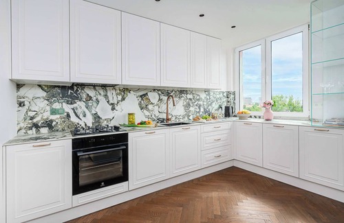 Wola Apartment | Lumina spacious apartment with parking