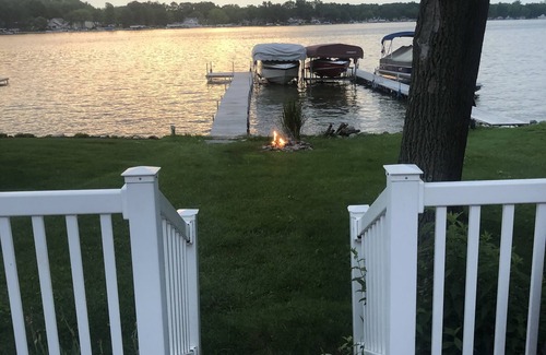 Sister Lakes House | Lumos House on Magician Lake