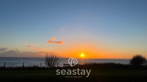 Broadstairs Hotel | Luna's Seaview Apartment Sleeps 4 Parking Beach