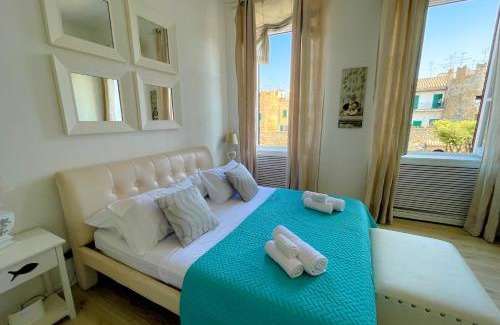 Nettuno Apartment | LUNA SUL PORTO Seaview Apartment - Bright and Spacious Flat in Central Nettuno, Steps from the Marina, Beaches, and Train Station