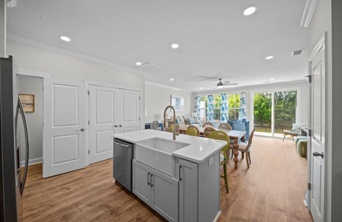 Greenwood House | Lure Me Inn-Lakefront Retreat + Boat Slip