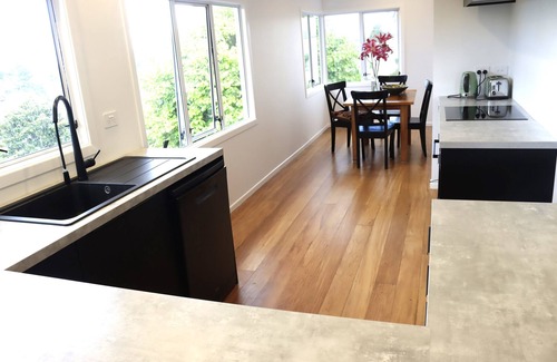 Tauranga House | Lush, eco, family retreat.