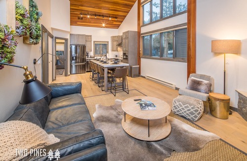 Big Horn House | Lush Ski-in/out Home! Wood Fireplace, Grill, Walk to Resort!