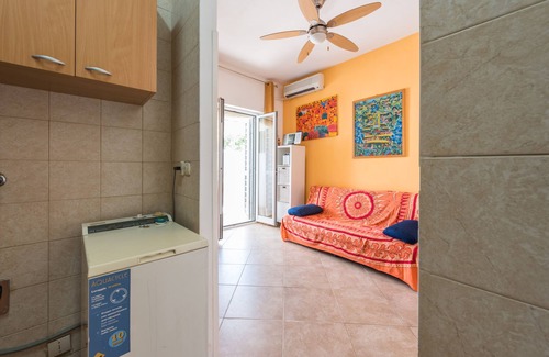 Municipio 1 Villa | Lussy Beach House Refuge by the Sea Casatuabari