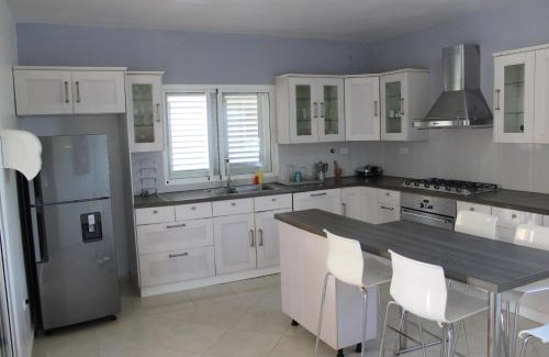 El Limon Villa | Lutix Village