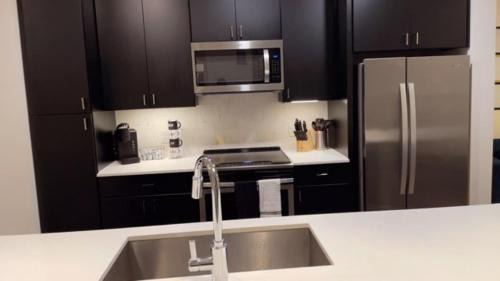 Texas Medical Center Apartment | Luv Lee Luxe at the NRG