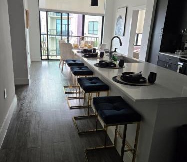 Texas Medical Center Apartment | Luv Lee Luxe at the NRG