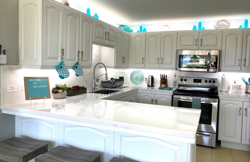 Lowlands Villa | Lux 3 Bdrm Ocean Front villa with Private pool!