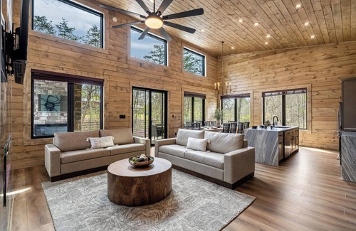 Caton Cabin | Lux 3-bedroom cabin with AC, WiFi in enchanting Sevierville