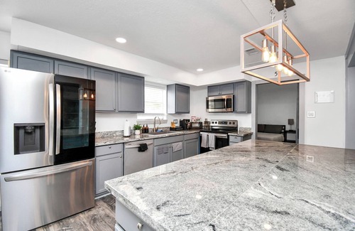 Barker House | Lux 7-Bedroom w/Pool & Spa: 30 Min to Downtown CH