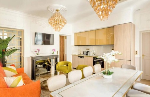 8th Arrondissement Apartment | LUX - AN EXPANSIVE & BEAUTIFUL PARISIAN RETREAT JUST STEPS AWAY FROM OPERA