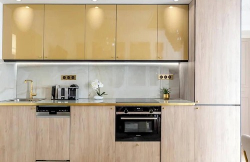 8th Arrondissement Apartment | LUX - AN EXPANSIVE & BEAUTIFUL PARISIAN RETREAT JUST STEPS AWAY FROM OPERA