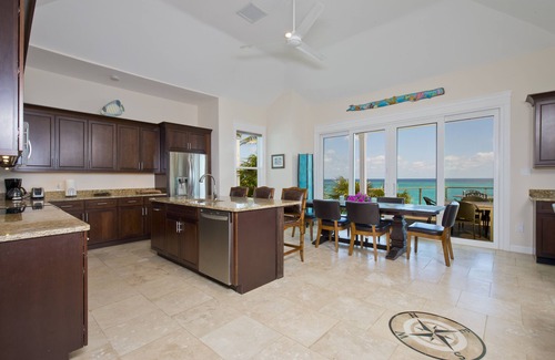 Governor's Harbour Villa | Lux Beachfront House W/Private Pool on Bank Rd. Walk to Tippy's!