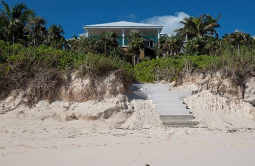 Governor's Harbour Villa | Lux Beachfront House W/Private Pool on Bank Rd. Walk to Tippy's!