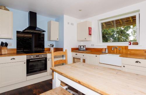 Birdham House | Lux Countryside Haven Mins to Beach Garden