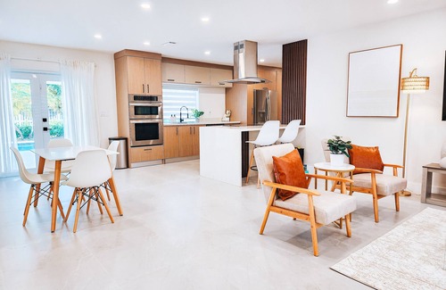 Dania Beach House | Lux Family Oasis with Heated Private Pool, King Bed & HD TVs