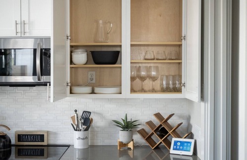 College Station House | LUX Howdy House: 4 King Suites w/Pool in Heart of BCS