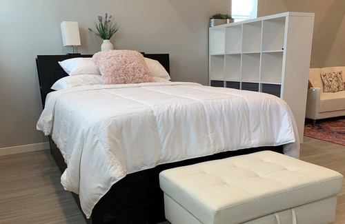 North Oak Park Apartment | Lux Loft on Broadway
