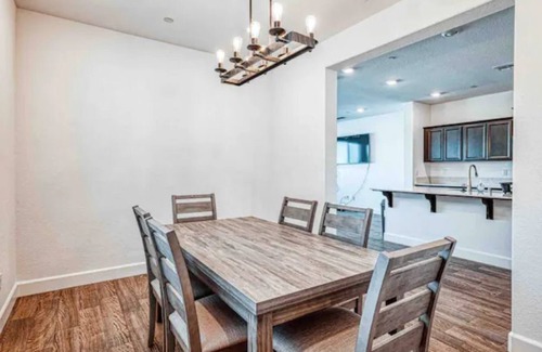 Merced House | Lux Newly Built-5 Bedroom Home 5 Mins To UC