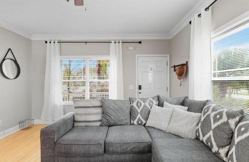 Jacksonville Beach House | Lux Oasis Mins To Mayo Clinic & Baptist Med Walk to Beach