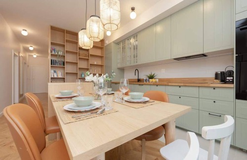 Wilanow Apartment | LUX Pastel Oasis Family Apartment with Parking & Gym by Renters Prestige