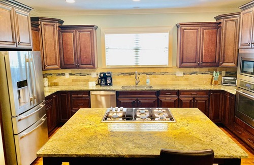 High Point House | Lux resort style spacious/families & Professionals