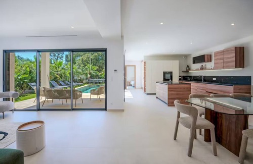 Empuriabrava Apartment | Lux Villa