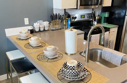 North Chesterfield House | Luxe 1 Bdrm in Scott’s Addition