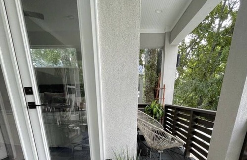 Edgewood House | Luxe 1 bedroom w/ car rental option