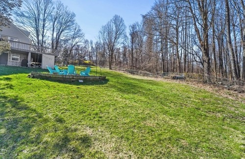 Vernon Cottage | Luxe 10 guest Cottage Ski/Golf/Fire Pit/Lakes/Hike