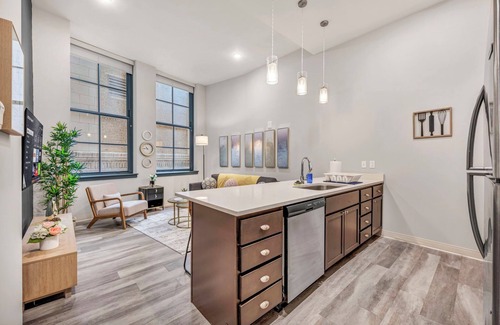 Gateway District Apartment | Luxe 1B in Heart of Downtown Pool & Spa Gym