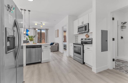 Elizabeth Apartment | Luxe 1BR Apartment EWR Prudential Center