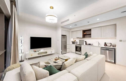 Dubai Apartment | Luxe 2BR w/Pool, Water & Skyline Views | Dubai Creek Harbour