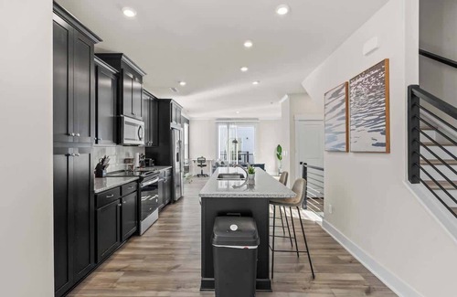 Charlotte House | Luxe 3BR King Townhouse w/Rooftop in Uptown CLT!